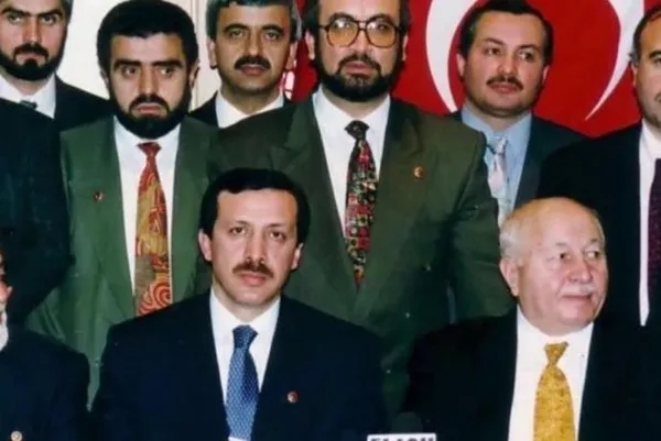 1691446498966.jpg Başkan Recep Tayyip Erdoğan'ın İstanbul zaferindeki seçim şarkısı! Usta sanatçı Erkin Koray imzası... - 3