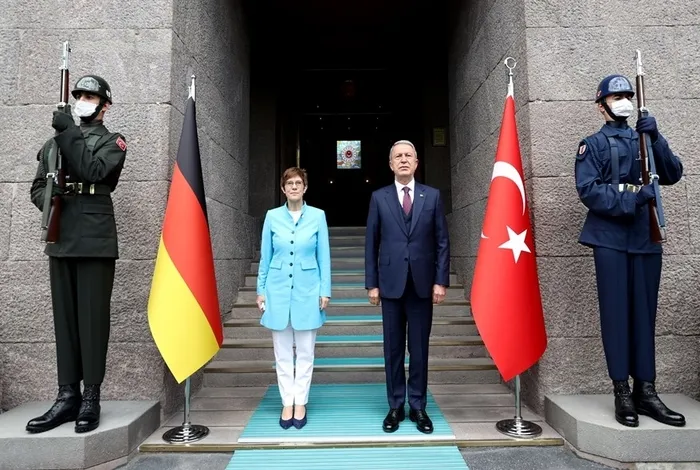 Son dakika: Bakan Hulusi Akar’dan Almanya’ya net mesaj! PKK eşittir YPG!