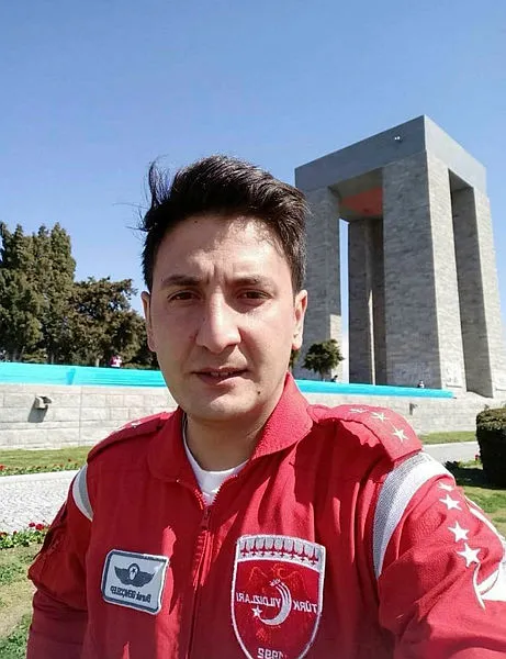 Yüzbaşı Burak Gençcelep düşen uçakta şehit olmuştu! Yürek yakan detay: 'Anne bugün gelme' demiş - 1