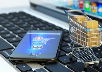 "Benim başıma gelmez" demeyin! E-ticaret uygulamasına üye oldu binlerce lirasını kaptırdı
