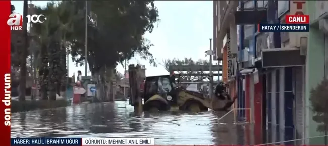hatayda-yagis-ve-lodos-nedeniyle-deniz-tasti-araclar-evler-ve-is-yerleri-suya-gomuldu-1701079917505.jpg Hatay’da yağış ve lodos nedeniyle deniz taştı! Araçlar, evler ve iş yerleri suya gömüldü - 4