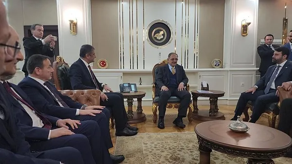 bakan-ozhasekiden-kentsel-donusum-aciklamasi-hangi-partili-belediye-gelirse-gelsin-kapilarimiz-aciktir-1710351475238.jpeg Bakan Özhaseki kentsel dönüşüm için net konuştu: "Hangi partili belediye gelirse gelsin kapılarımız açıktır" - 5