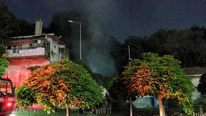 Son dakika: Fatih'te trafo alev alev yandı - 2
