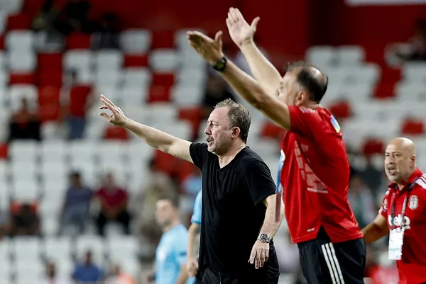 besiktas-teknik-direktoru-sergen-yalcindan-ajax-maci-oncesi-sakatlik-aciklamasi-pjanic-de-forma-giyemeyecek-1632522294296.jpg Beşiktaş Teknik Direktörü Sergen Yalçın'dan Ajax maçı öncesi sakatlık açıklaması! Pjanic de forma giyemeyecek - 2