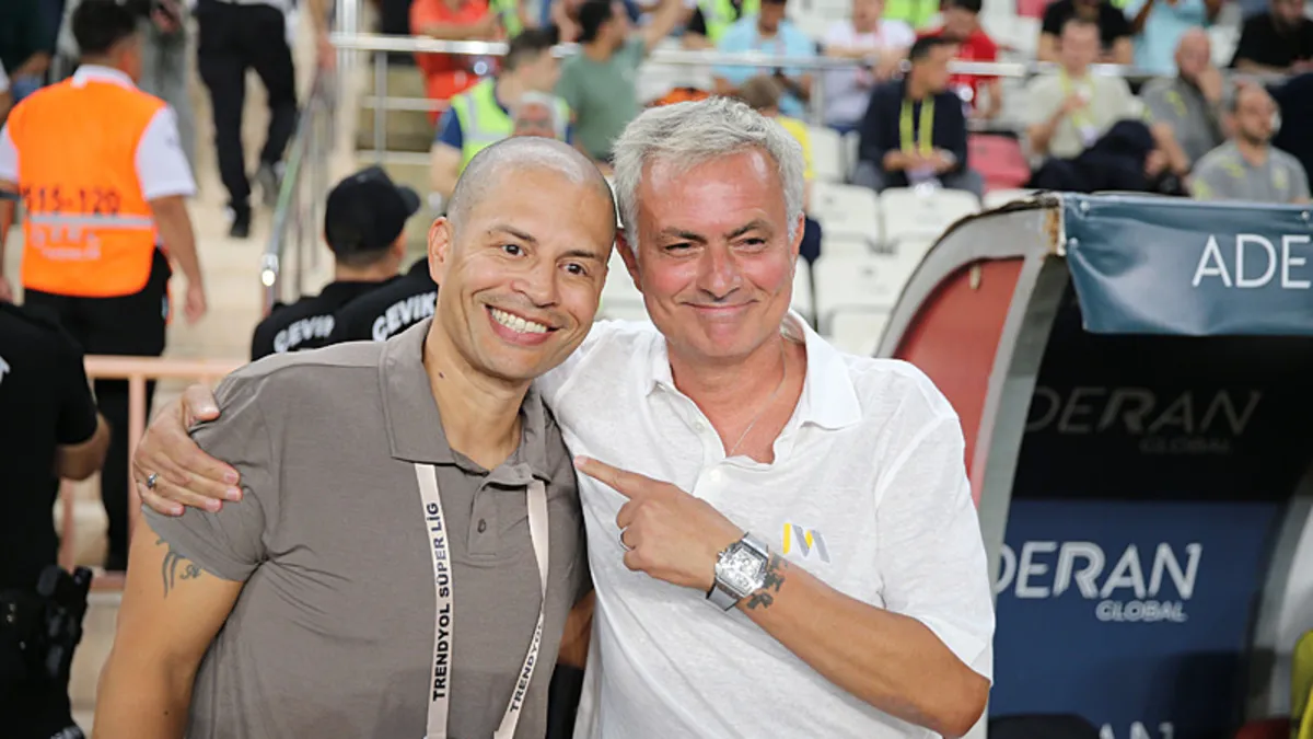 Antalyaspor Teknik Direktörü Alex'ten Mourinho paylaşımı