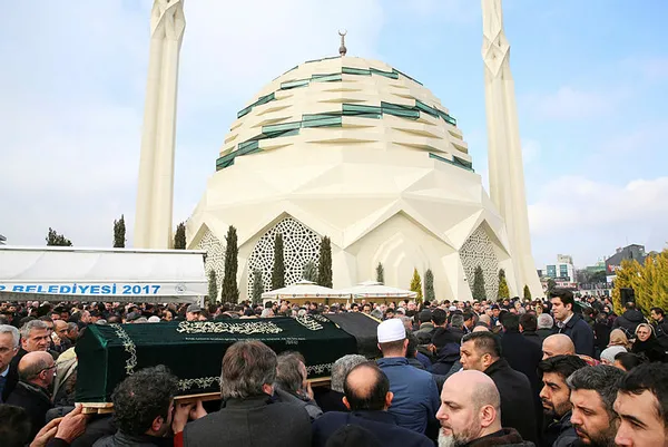 Şehit Erol Olçok'un annesi Asiye Olçok son yolculuğuna uğurlandı - 1