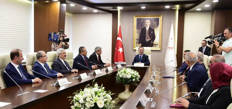 HSK'da iş bölümü ve daire başkanları belirlendi