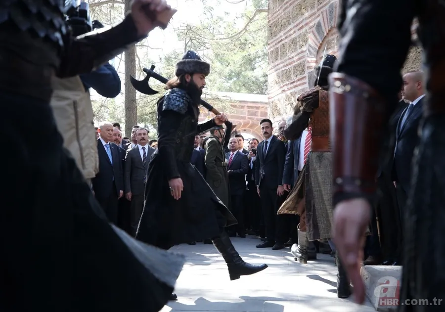 Devlet Bahçeli, Ertuğrul Gazi Türbesi’ni ziyaret etti 3