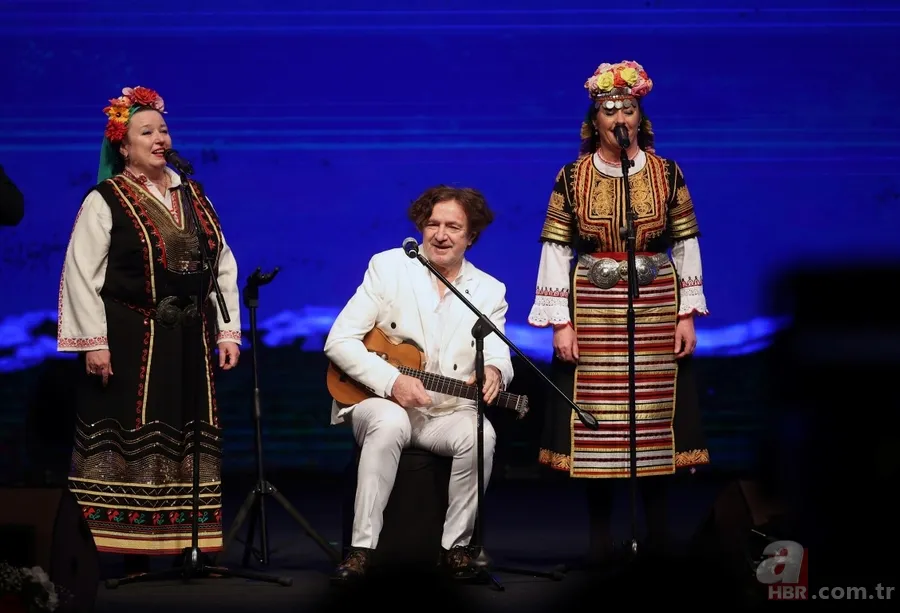 Başkan Erdoğan’a ünlü sanatçı Goran Bregovic’ten sürpriz: "Türkiye Yüzyılı" şarkısına eşlik etti 25