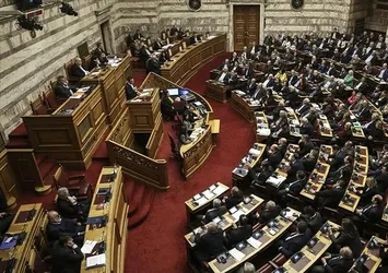 Yunanistan'da Türkiye hazımsızlığı! Parlamento karıştı