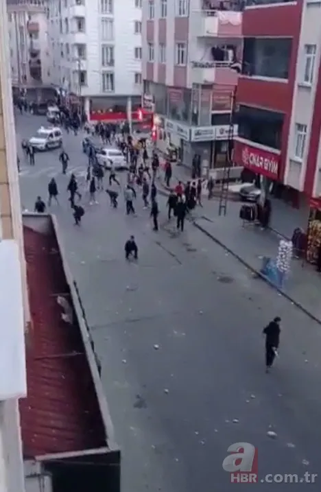 İstanbul Esenyurt’ta meydan savaşı gibi kavga! Sopa-satır-taş... 3