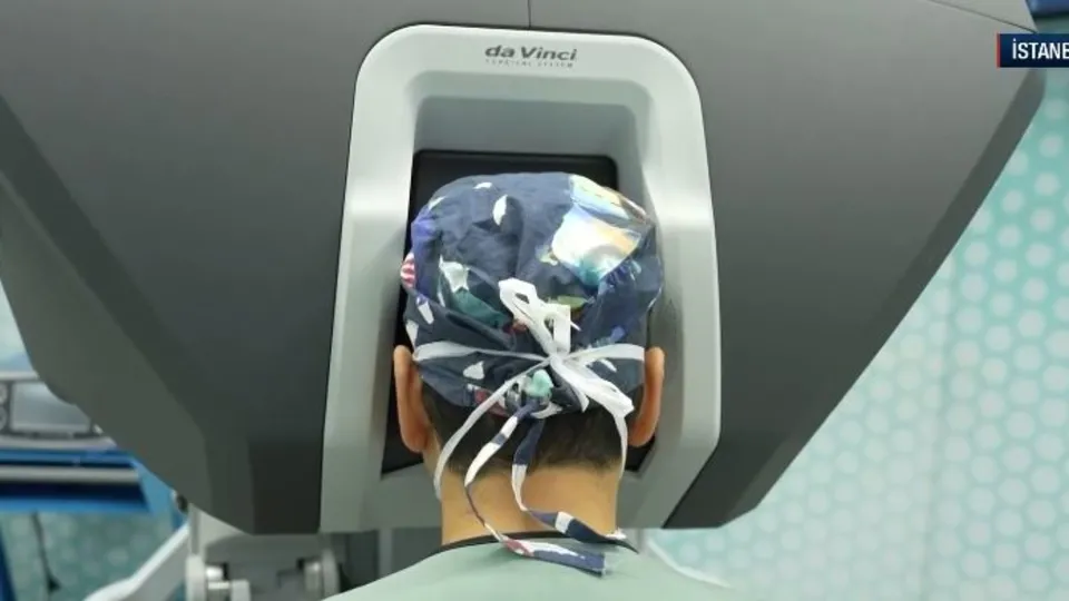 Böbrek üstü kitlelerinde robotik çağ