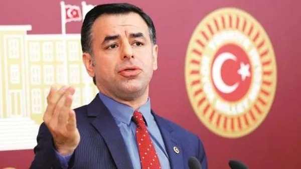 tugvayi-hedef-alan-chpli-baris-yarkadasin-iftirasi-elinde-patladi-gercekler-ortaya-cikinca-paylasimini-sildi-1634138290676.jpeg