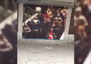 Rotterdam’da Türk düşmanlığı! Erdoğan posterleri kaldırıldı