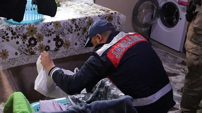sanliurfa-merkezli-5-ilde-pkk-operasyonu-13-gozalti-1714480071707.jpg Şanlıurfa merkezli 5 ilde PKK operasyonu: 13 gözaltı - 1
