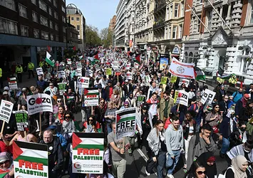 İngiltere'de halk ayaklandı: Terör devleti İsrail'e silah satışına protesto | Binlerce kişi Filistin için Londra'da yürüdü