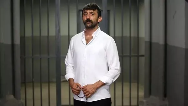 unlu-oyuncu-necip-memilliye-hirsizlik-soku-o-goruntu-ele-verdi-1657693621275.jpeg Ünlü oyuncu Necip Memili'ye hırsızlık şoku! O görüntü ele verdi - 3