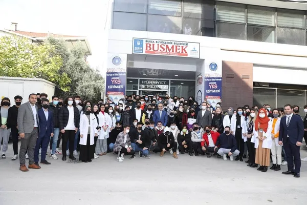 bursa-buyuksehir-belediyesi-gencleri-universiteye-hazirliyor-1638980151373.jpg