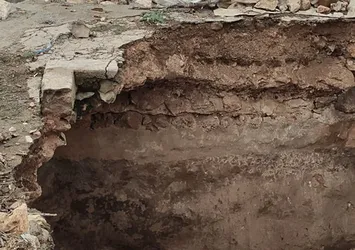 Mardin’de yağışların ardından toprak çöktü