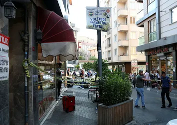 Son dakika: İstanbul'da oğlunun gözü önünde kurşun yağmuruna tutuldu