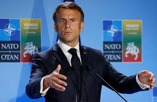 Fransa'da yüksek tansiyon! Macron'a kesik parmak şoku - 1