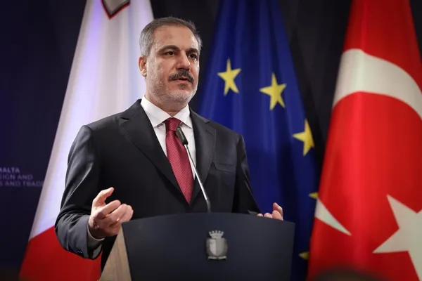 disisleri-bakani-hakan-fidandan-libya-aciklamasi-bingazi-baskonsoloslugumuzu-tekrar-acma-karari-aldik-1707222997566.jpeg Dışişleri Bakanı Hakan Fidan'dan Libya açıklaması: Bingazi Başkonsolosluğumuzu tekrar açma kararı aldık - 2