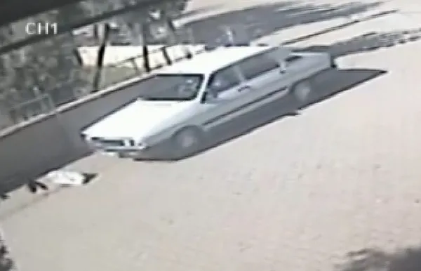 1619591004329.jpg Bisikletiyle gelip yol kenarına attı! Dehşet anları - 4