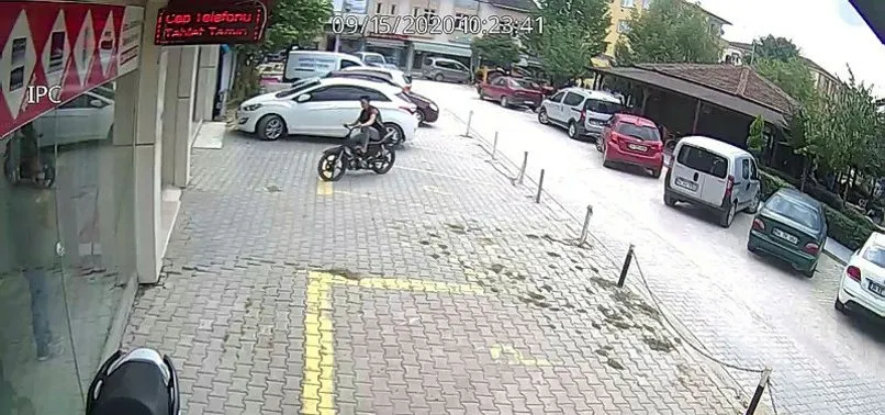 Denetimden kaçan sürücü motosikletini bırakıp kaçtı
