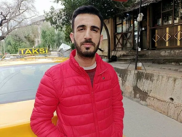 taksiciye-tekme-ve-yumruklu-saldiri-1707666208839.jpeg İzmir'de taksici dehşeti yaşadı! Kadın yolcuyu aracına aldı olanlar oldu: "Yüzümü yumruklayıp..." - 6