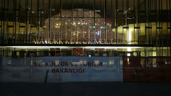ataturk-kultur-merkezi-isiklari-yandi-goruntusu-buyuk-begeni-topladi-1634412415640.jpg Atatürk Kültür Merkezi ışıkları yandı! Görüntüsü büyük beğeni topladı - 1