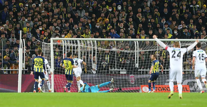 Fatih Karagümrük maçına Fenerbahçe’nin başında çıkacak isim belli oldu