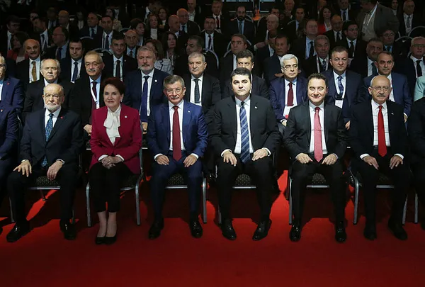 1677794781201.jpg CHP'den İYİ Parti'ye "pazartesi" tehdidi: Masadan kalkarlarsa siyasi maliyeti olur - 1