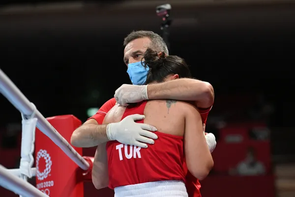 Son dakika: Olimpiyat Şampiyonu Busenaz Sürmeneli! Buse Naz Çakıroğlu da gümüş madalya kazandı