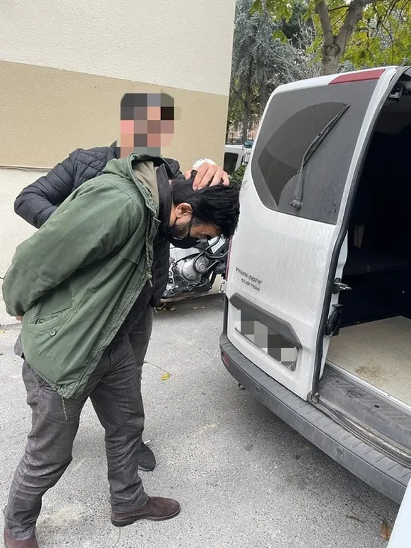 İstanbul'da FETÖ operasyonu! Eski emniyet müdürü yakalandı - 1