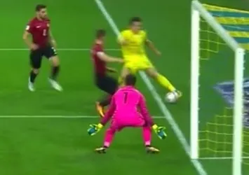 İspanyol hakemden skandal kararlar!