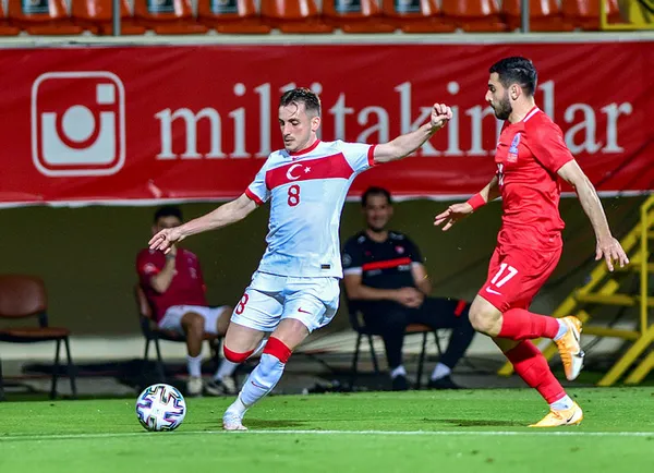 galatasaraydan-heyecanlandiran-paylasim-hakan-calhanoglu-detayi-dikkat-cekti-1623404619225.jpg Galatasaray'dan heyecanlandıran paylaşım! Hakan Çalhanoğlu detayı dikkat çekti - 1