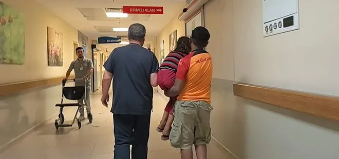 Tarlada oynayan çocuk bıçağın üzerine düştü! Kanlar içerisinde kaldı...