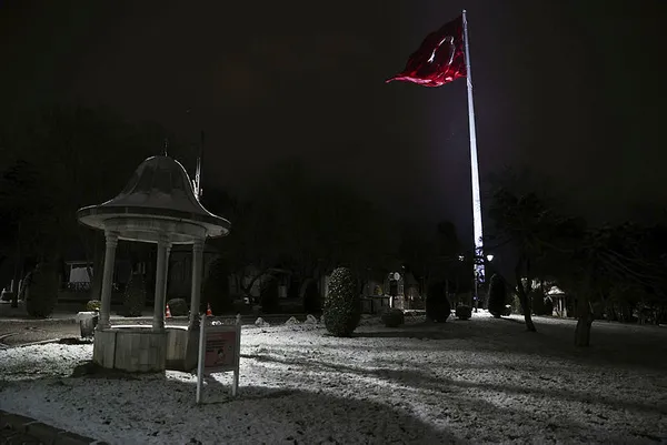 istanbul-okullar-tatil-mi-24-aralik-istanbul-kar-tatili-olacak-mi-istanbul-valiligi-kar-tatili-aciklamasi-yapti-mi-1640244737530.jpg İstanbul okullar tatil mi? 24 Aralık İstanbul kar tatili olacak mı? İstanbul Valiliği kar tatili açıklaması yaptı mı? - 4