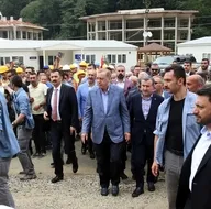 Erdoğan, RTEÜ Geliştirme Vakfı Güneysu Konakları inşaat sahasında incelemelerde bulundu