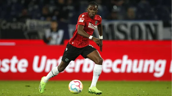 Galatasaray’ın solu Derrick Köhn’e emanet! Defanstaki soruna Almanya’dan çözüm! İşte teklif...