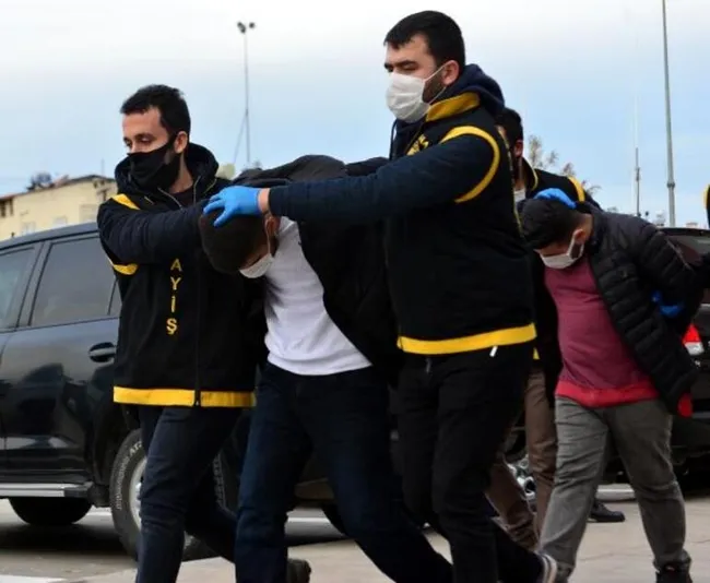Adana’da 8 kilometrelik takip! Namaz kılmaya giren adamın parasını çaldılar - 3