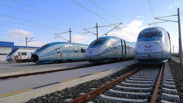 izmir-ankara-arasinda-dev-proje-2026da-tamamlanacak-14-saatten-35-saate-dusuyor-1704447501679.jpeg İzmir-Ankara arasında dev proje! 2026'da tamamlanacak: 14 saatten 3,5 saate düşüyor - 1