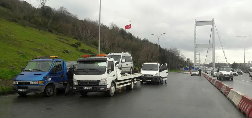 Fatih Sultan Mehmet (FSM) Köprüsü'nde 8 araç zincirleme kazaya karıştı