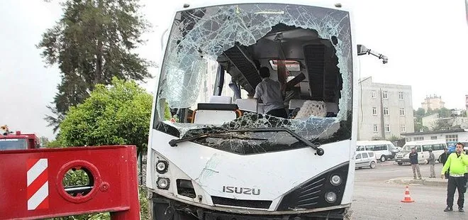 Antalya’da devrilen servis aracı 20 metre sürüklendi: 19 yaralı