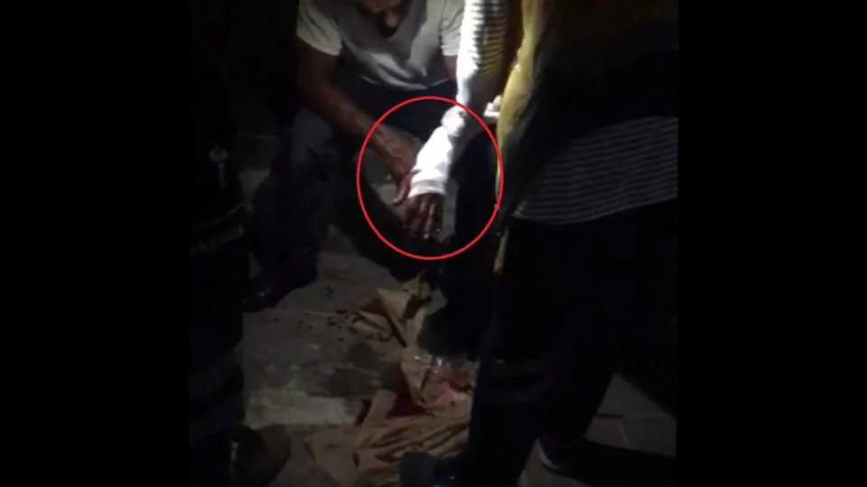 Uyardığı kadın tarafından bıçaklandı