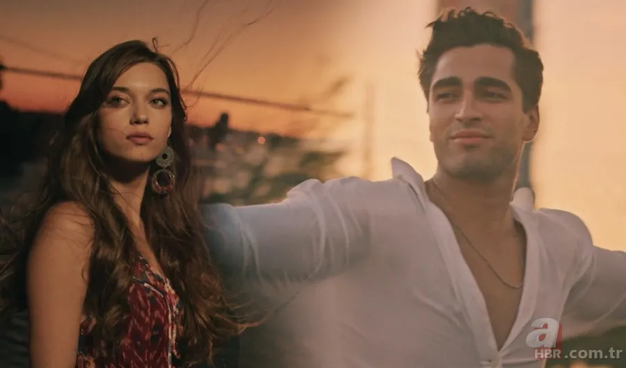 Yalı Çapkını'nda Mert Ramazan Demir ile başrolü paylaşan Afra Saraçoğlu'nun keşfedilme serüveninde kimler var kimler! Nurgül Yeşilçay’dan Özcan Deniz’e… 25