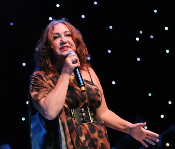 Şarkıcı Nazan Öncel ölümden döndü: O adımı atmasaydım...