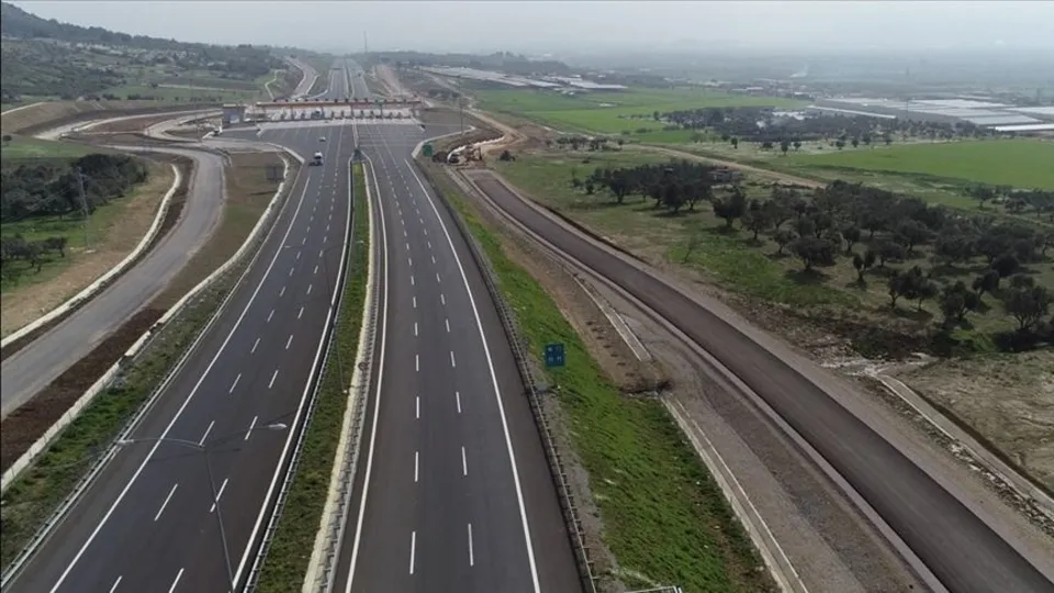 İstanbul-İzmir Otoyolu’ndan ekonomiye ve turizme katkı