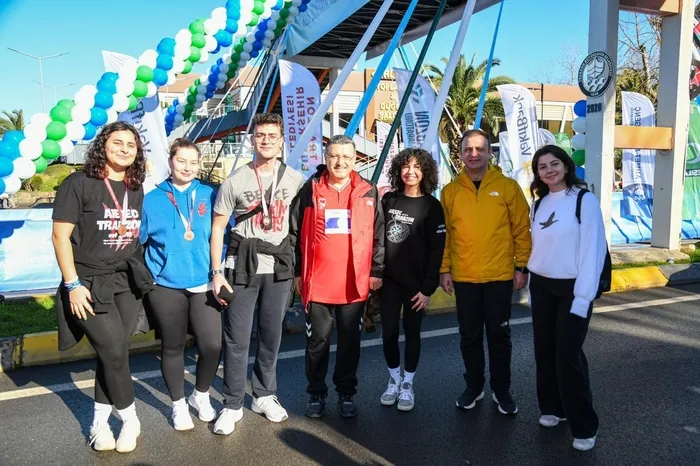 karadeniz-kiyisinda-uluslararasi-solen-trabzon-yari-maratonunda-rekor-katilim-1771183272778.jpg Karadeniz kıyısında uluslararası şölen: Trabzon Yarı Maratonu’nda rekor katılım - 6