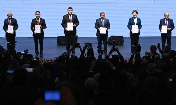 Gelecek, DEVA ve Saadet Partisi’nden grup kurma kararı! Oy katkısı yok vekil sayısı çok...